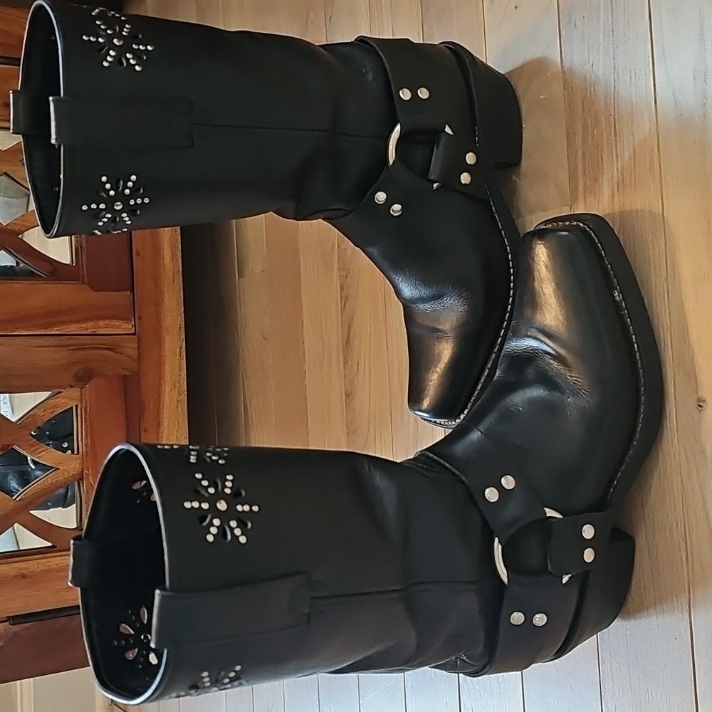 FRYE Black Leather Harnness Boots With Floral Embellishments Size 8M - Picture 6 of 16